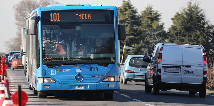 Nuove tariffe per gli autobus biglietti più cari ma vantaggi per gli